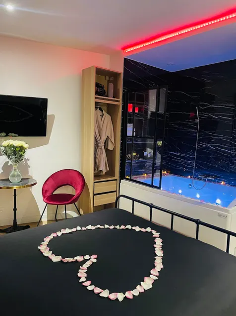 Relax room near Paris Porte de Versailles - Image 1