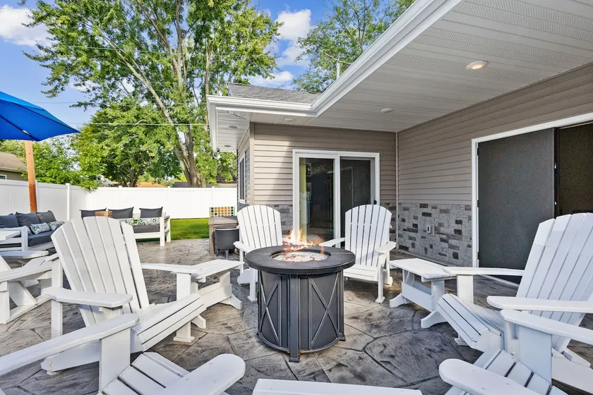 Green Bay Summer Escape | Fire Pit & Patio - Image 1