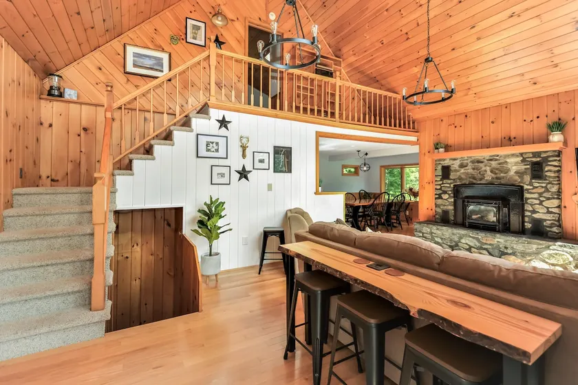Edelweiss! Ski Chalet: 5 Bed, 5 Mins to Jay Peak! - Image 1