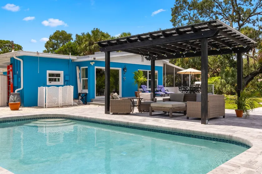 Luxury Waterfront Oasis With Heated Pool (option) - Image 1