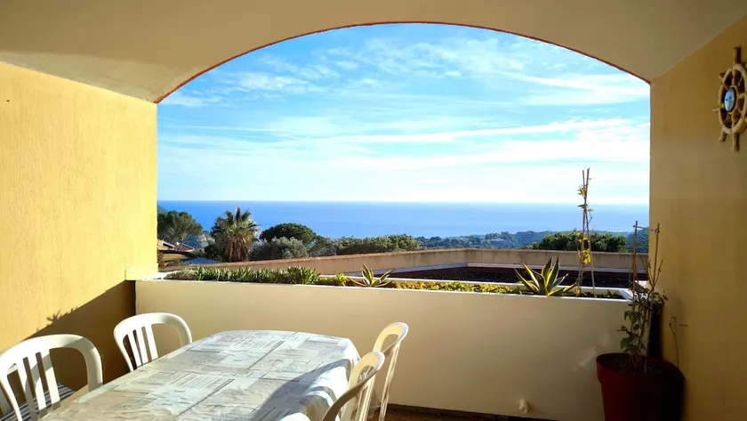 ~ Mini Villa with sea view, pool & garage ~ - Image 1