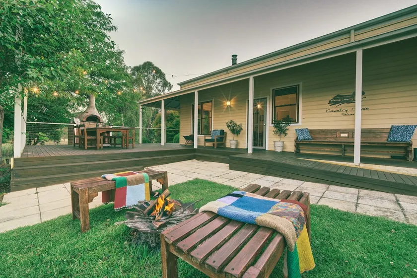 Country Escape with Outdoor Hot Tub and Pizza Oven - Image 1