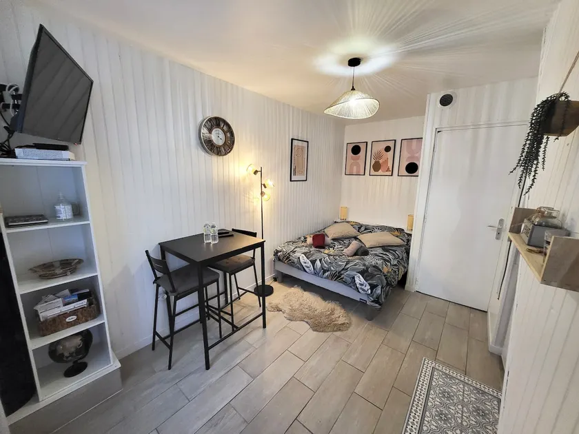 Cozy studio in the heart of the Saint-Pierre district - Image 1