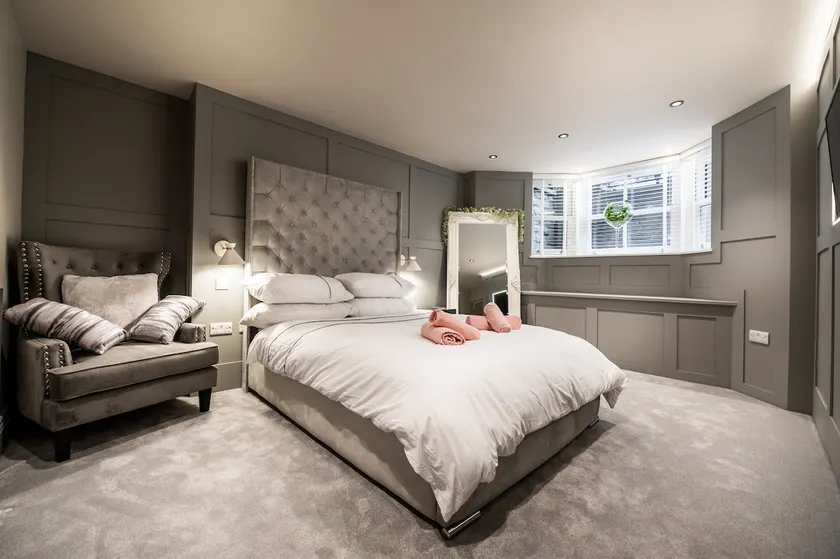 Netherdale snug - Image 1