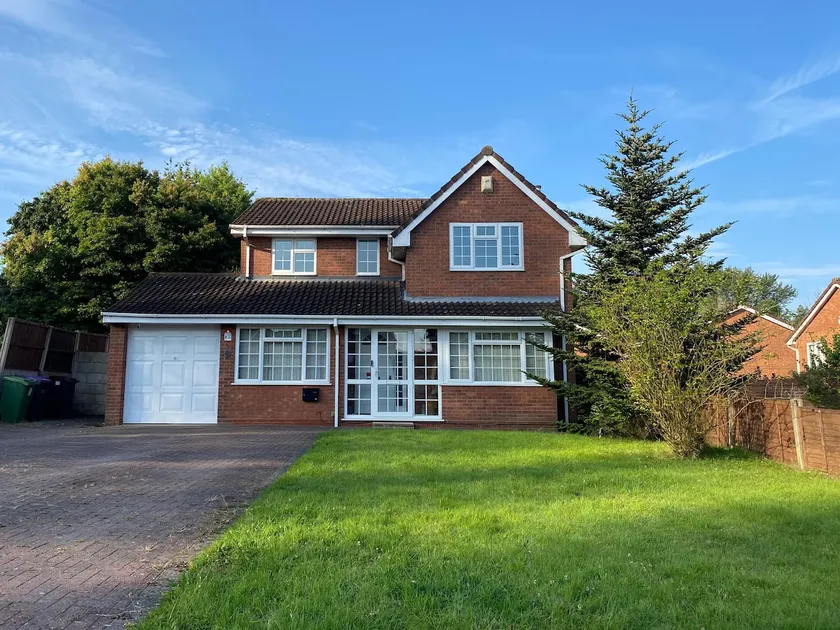 4-Bed Home near Telford Centre - Image 1