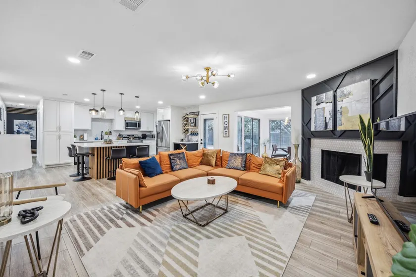 Stylish Renovated 4BD in Bedford + Grill! - Image 1