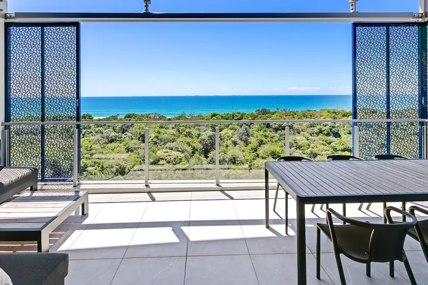 Breathtaking Beachfront 3 Bedroom Penthouse Bokarina Sunshine Coast - Image 1