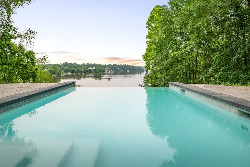3 Acre 5BR Resort: private pool, hot tub boat dock - Image 1