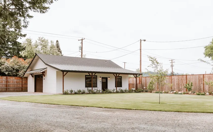 Brand New Barndo - Steps from the Rogue River - Image 1