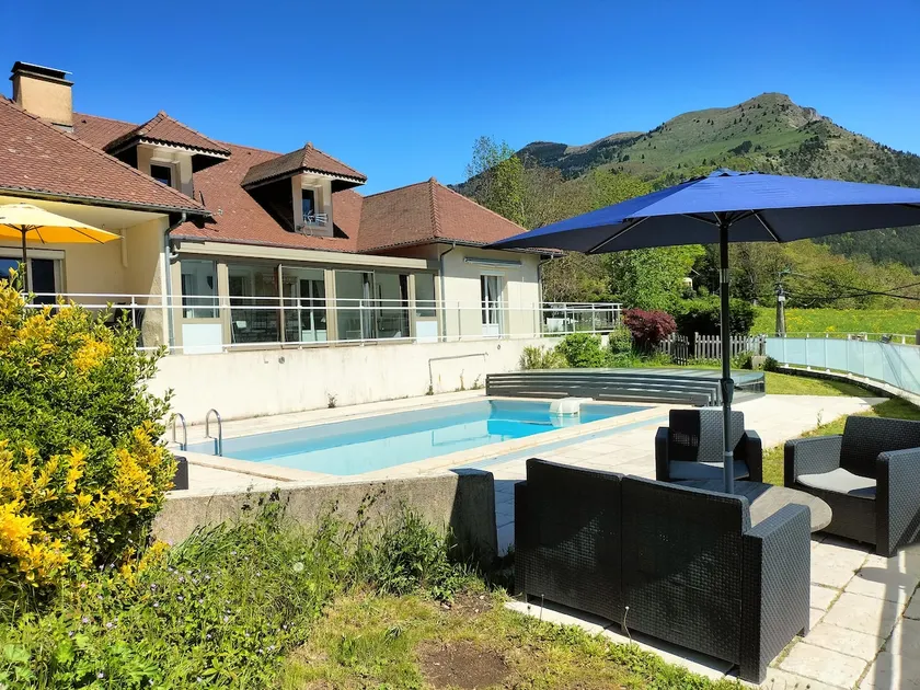 Beautiful villa with private pool. - Image 1
