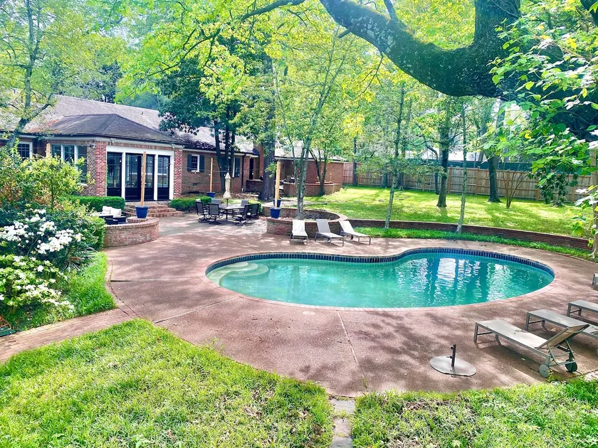 Entire Estate in the Heart of Memphis! - Image 1