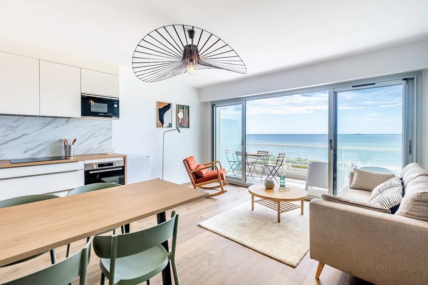 Cocoon 2 bedrooms Sea front in Pornichet Parking - Image 1