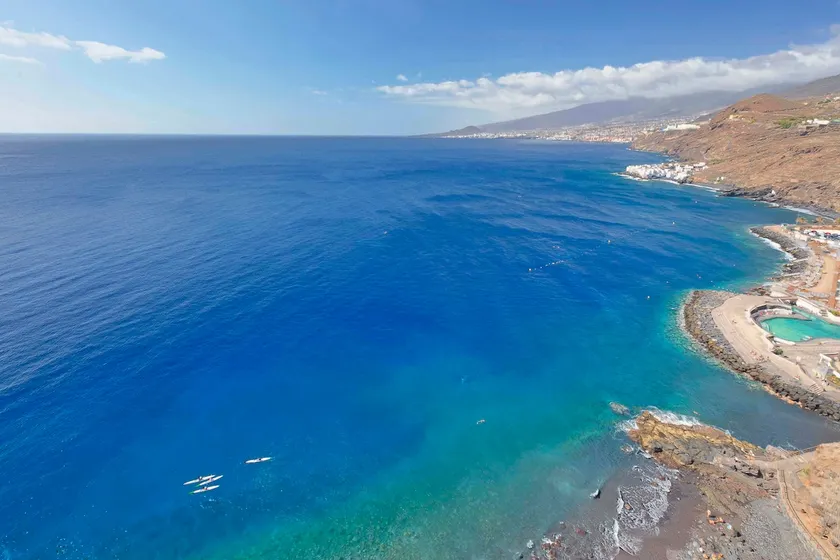 Beachfront Seaview Oasis - Private Terrace & Panoramic Ocean Views - Image 1