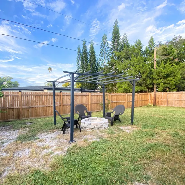 Charming Sunshine Retreat - Image 1