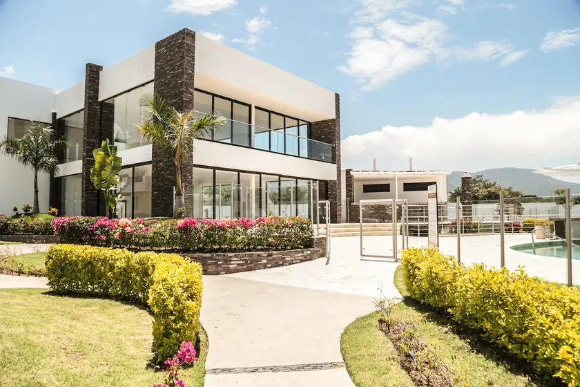 Quinta San José Lake House - Image 1