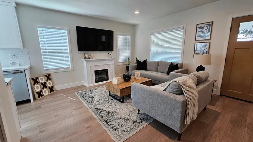Modern Cozy Getaway - Image 1