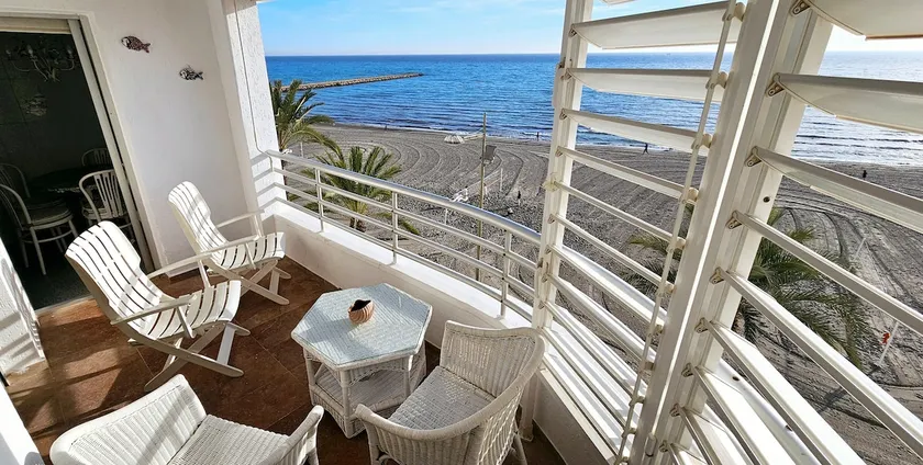 First-line apartment in downtown Santa Pola - Image 1