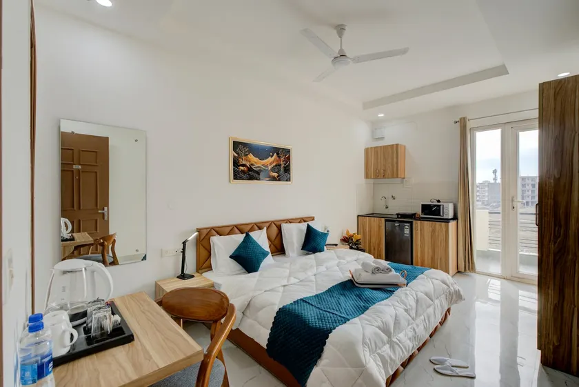 Cozy Studio Apartment with Patio N/B Element One - Image 1