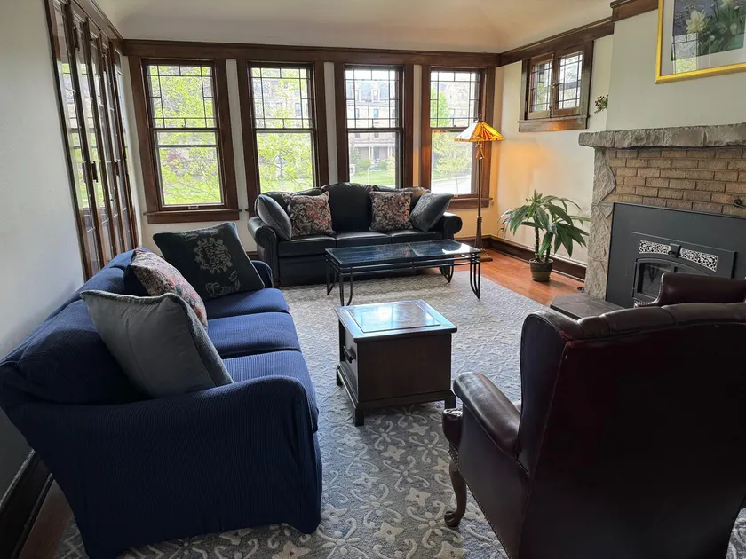 Rare East Side Gem! Walk > Lake Michigan. Historic Flat by Beach, UWM, Lake Park - Image 1