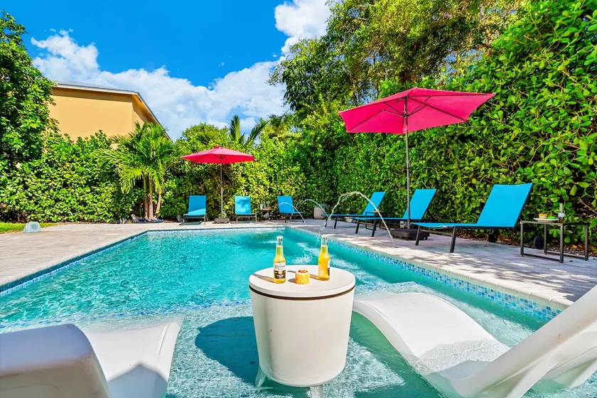 Spacious Designer Home Htd Pool Near Atlantic Ave - Image 1