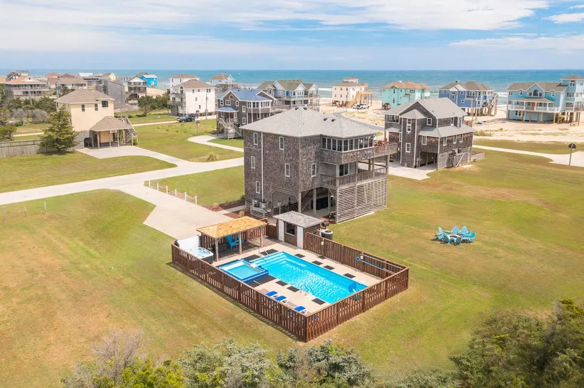 Spacious Beach-House: 5BR Hatteras Island OBX - Image 1