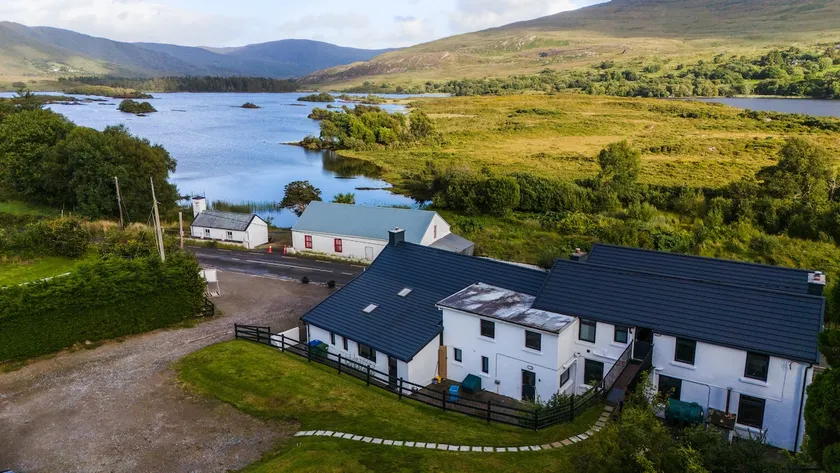 Lake House & Private Pub Kerry - Large Groups up to 26 People - Image 1