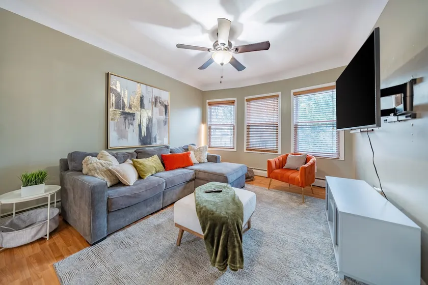 Family Friendly Duplex/9 min from MDW/Free Parking - Image 1