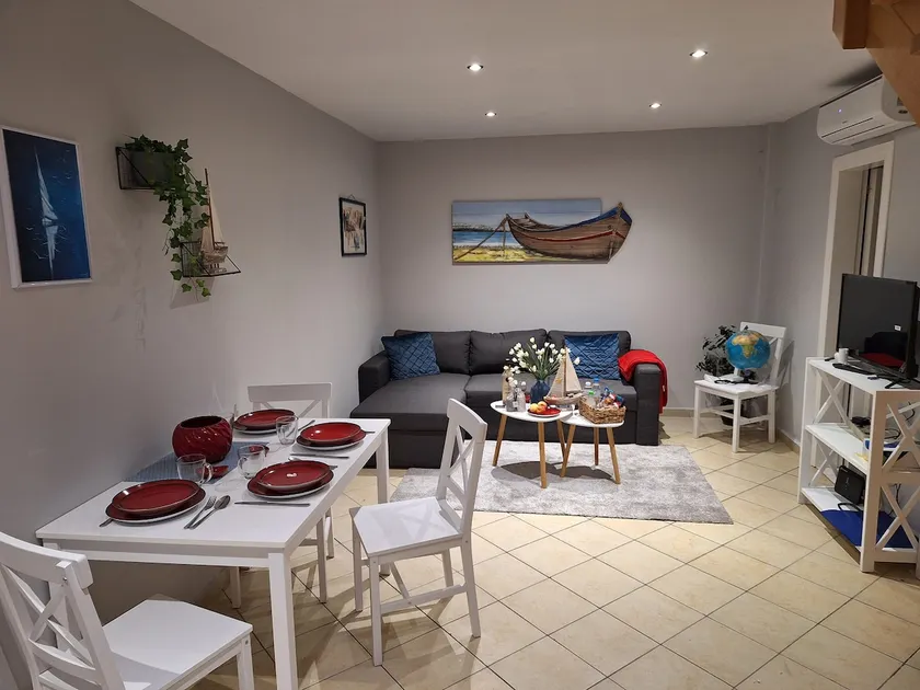 Donia Little House - Image 1