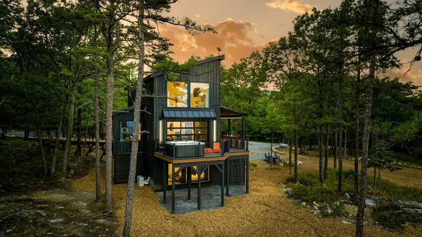 West Virginia's only Airbnb Luxe Property - Image 1