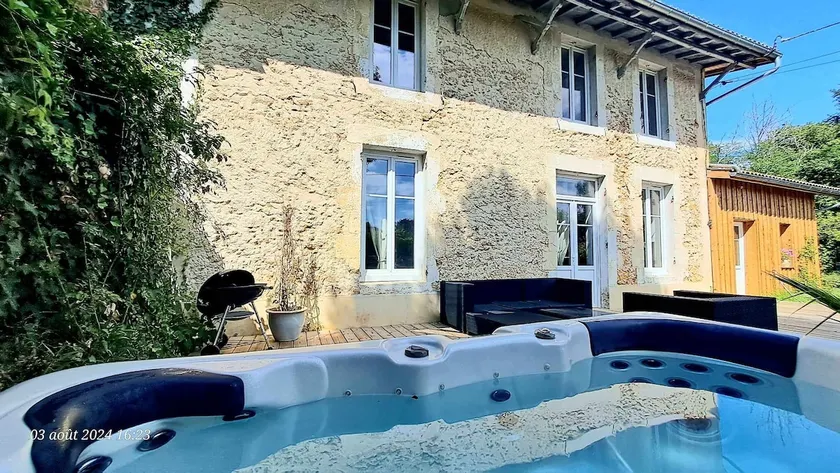 Domaine de Cachaou Logis du Pujeau sauna & spa piscine chauffée - Image 1