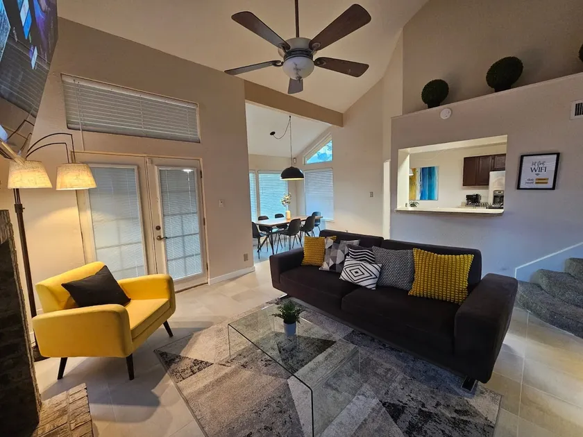 Stylish Stay - Image 1