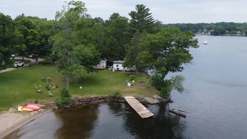 Oak Cabin on Sparrow Lake - Image 1