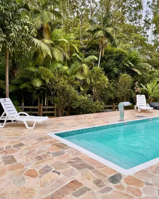 Rural property with pool for rent in Canelinha - Image 1