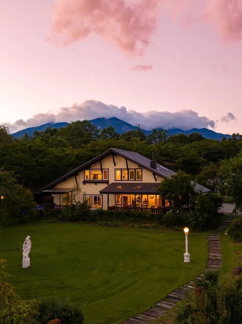 1.6-Acre Private Estate: Mt Fuji, Sauna & Spa - Image 1