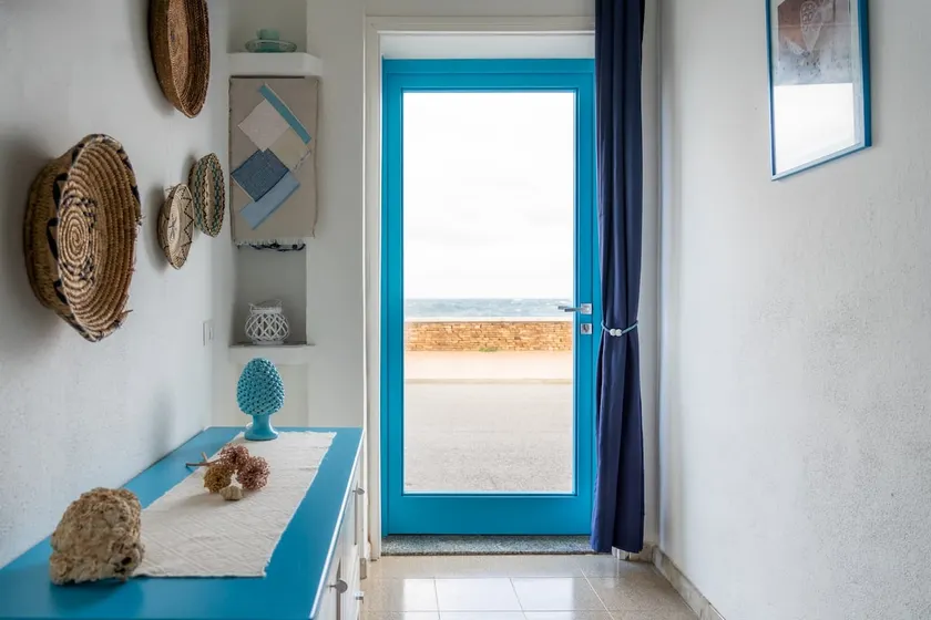 Charming Two-Room Apartment in Santa Lucia, Beachfront - Image 1