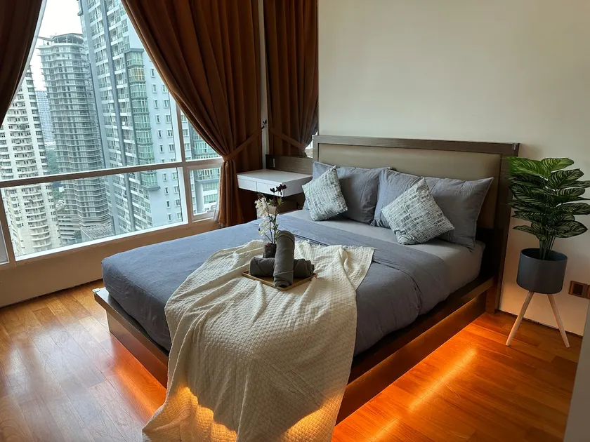Cozy Chic Haven | 3BR for 8Pax 10mins walk to KLCC - Image 1