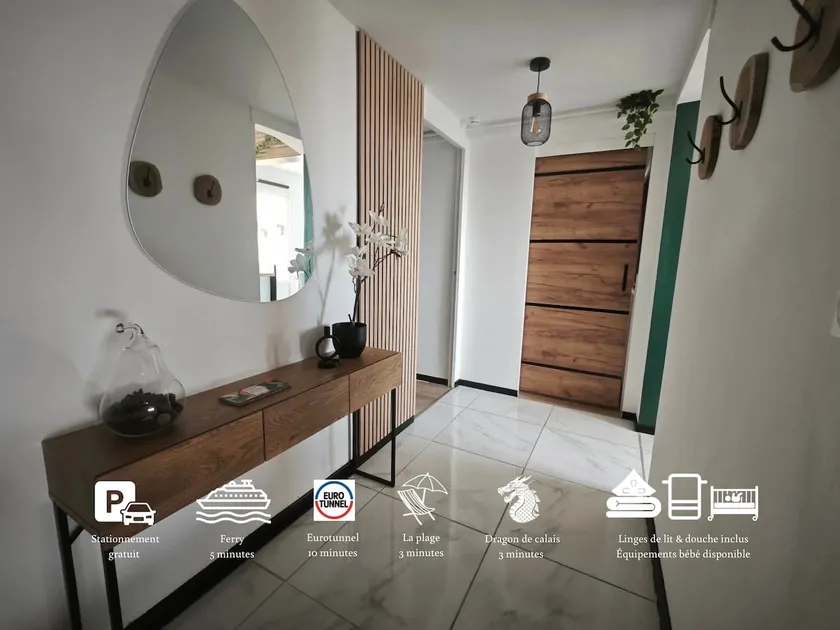 Cozy & bright apartment Balcony with view of the Calais lighthouse - Image 1