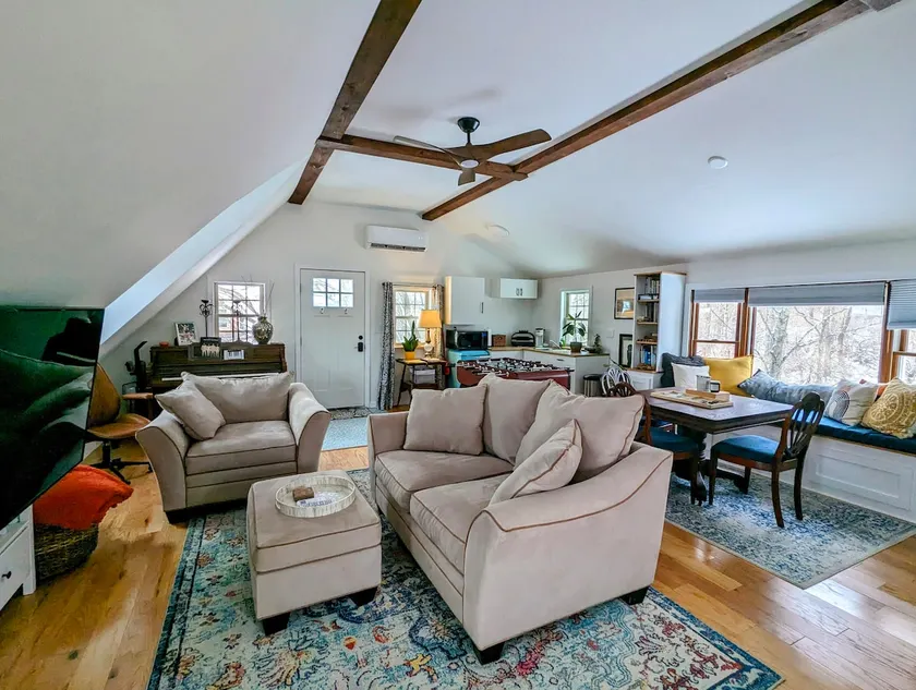 Serene Studio Retreat 20 Minutes to Downtown - Image 1