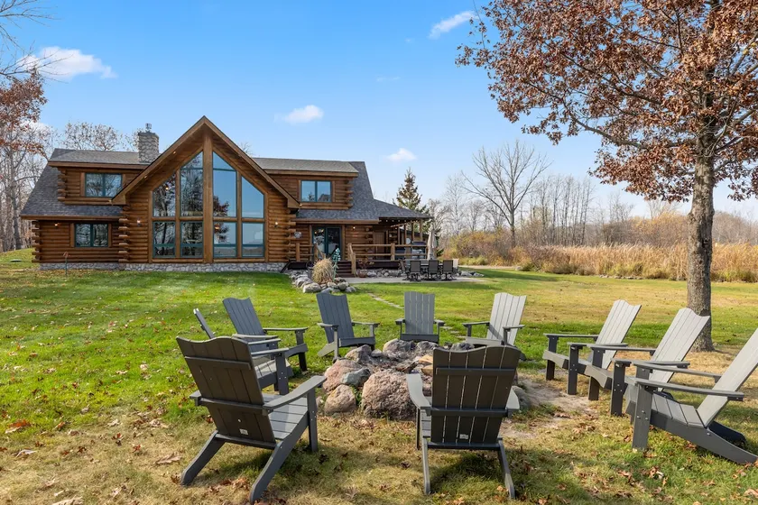 MillMann's Lodge on Dam Lake *Sauna* Pontoon Swim - Image 1