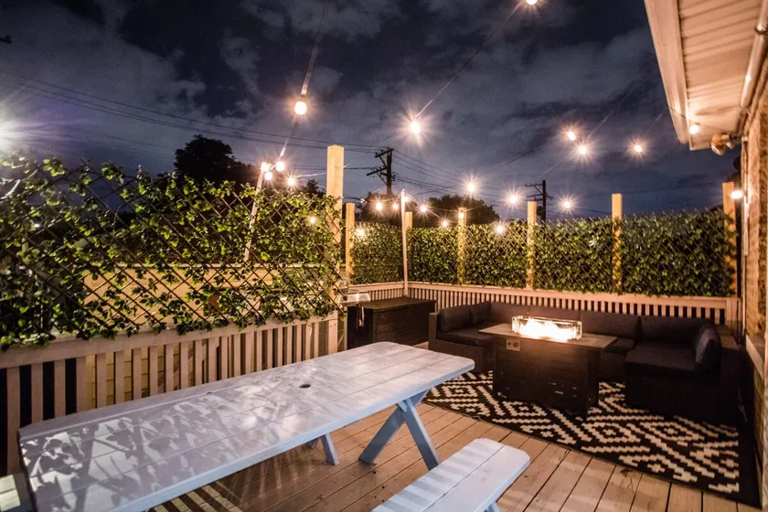 Lovely 6 Bd Retreat w/ Game Room, Back Deck & Bar - Image 1