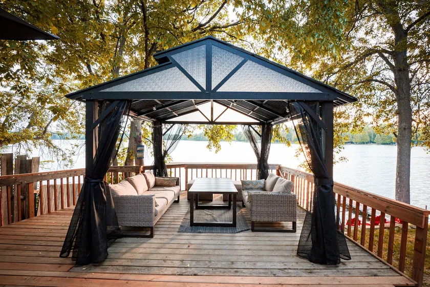 Lakefront Escape | Pool table, Kayaks & Games - Image 1