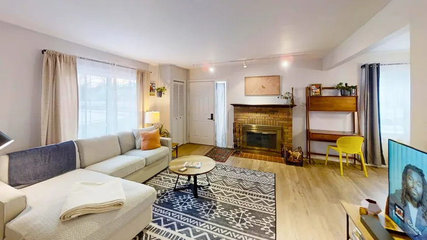 Quiet & Cozy Home Near Minneapolis - Image 1