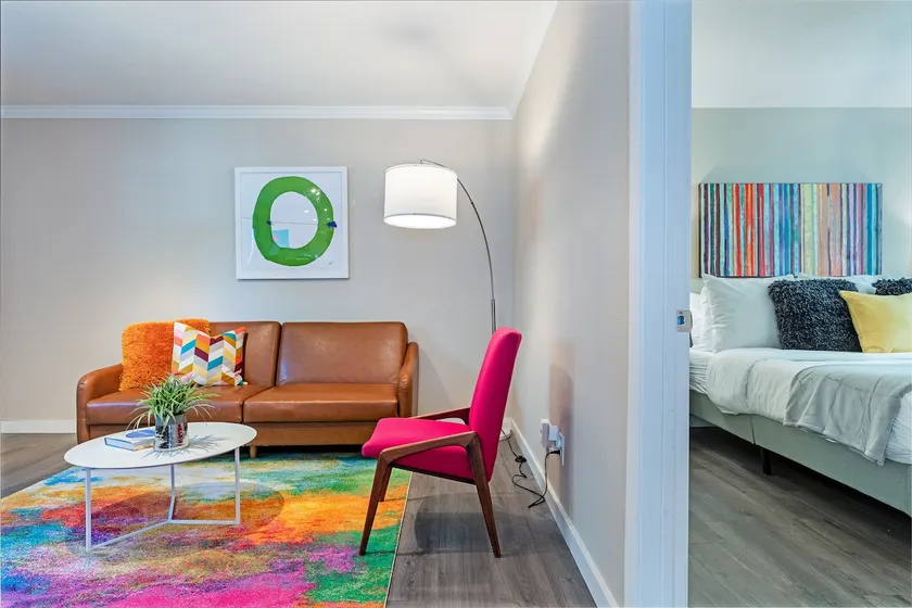 2BR The Raven Flats 01 | Hermann Park, Med Center - Image 1
