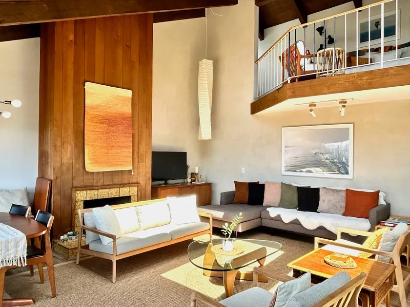 Mid-Century Beach Lodge - 1 block to the beach! - Image 1