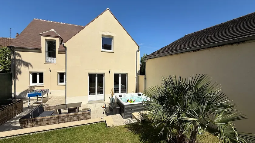 Wonderful Villa SPA 35 min Asterix 1h Paris - Image 1