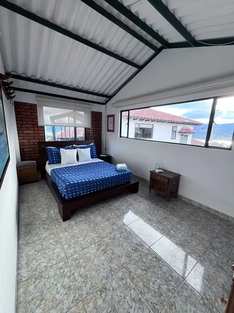 Family APARTMENT near downtown - Image 1