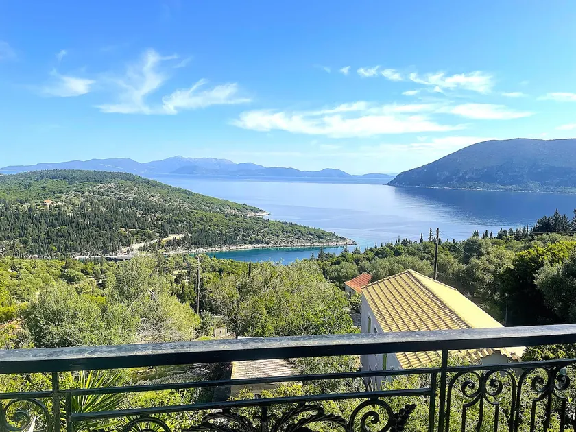 A lovely House with Stunning Views - Image 1