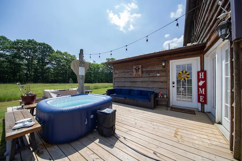 Smith’s In-law suite! Pet friendly, Hot Tub! - Image 1