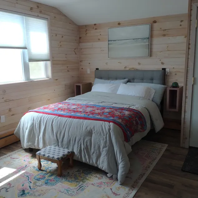 Upper Room Glamp Apartment - Image 1