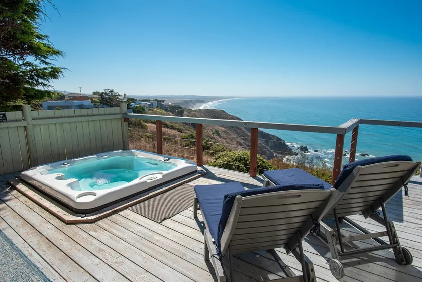 Whale Watchers Bluff - Image 1